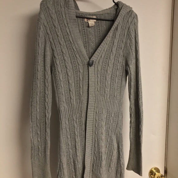So GRAY KNITTED CARDIGAN SIZE MEDIUM - Picture 5 of 7
